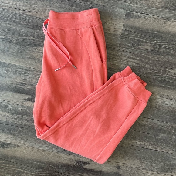 lululemon athletica Pants - Lululemon High Rise Scuba Jogger